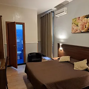 Отель Leone, Рим